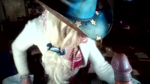 Snapshot of crossdrsr1 chatting on 12.01.25 crossdrsr1 online show from 12.01.25