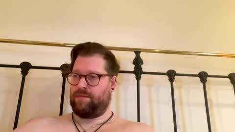 crouchendtiger online show from 11.26.25