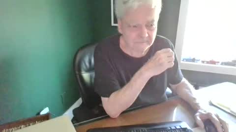 Snapshot of cruisserss chatting on 07.29.26 Sugarcane online show from 07.29.26