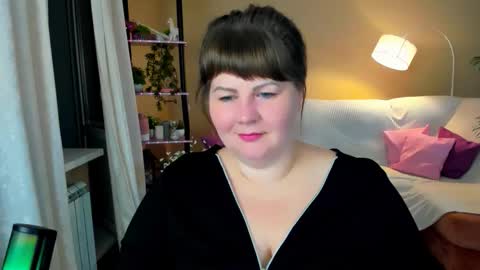 Snapshot of crystaalstaar chatting on 09.30.25 Anna online show from 09.30.25