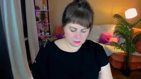 Snapshot of crystaalstaar chatting on 10.13.25 Anna online show from 10.13.25