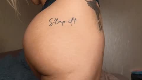 Snapshot of crystal_angel1 chatting on 12.10.24 Crys online show from 12.10.24