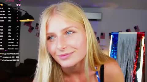Snapshot of crystal_blond chatting on 07.04.26 Crystal online show from 07.04.26