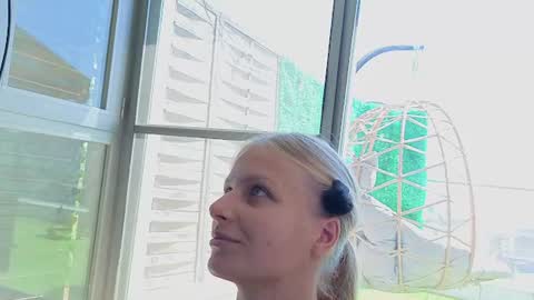Snapshot of crystal_blond chatting on 07.12.26 Crystal online show from 07.12.26