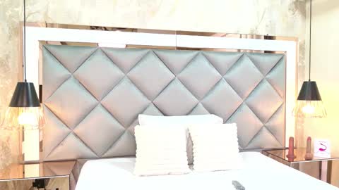 Snapshot of crystal_gilton chatting on 11.03.25 crystal_gilton online show from 11.03.25