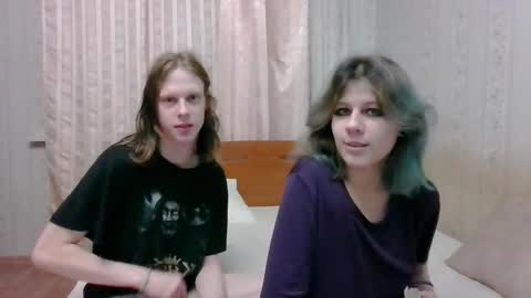 Snapshot of crystal_porn_love chatting on 12.09.24 Crystal and Marcl online show from 12.09.24