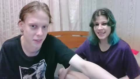 Snapshot of crystal_porn_love chatting on 12.20.24 Crystal and Marcl online show from 12.20.24