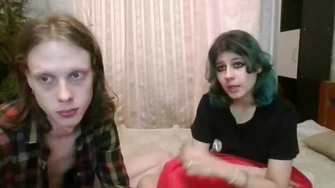 Snapshot of crystal_porn_love chatting on 01.17.25 Crystal and Marcl online show from 01.17.25