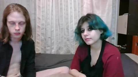Snapshot of crystal_porn_love chatting on 01.24.25 Crystal and Marcl online show from 01.24.25