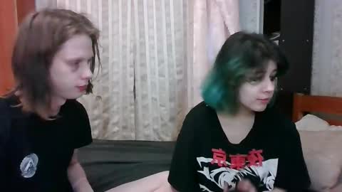 Snapshot of crystal_porn_love chatting on 03.08.25 Crystal and Marcl online show from 03.08.25