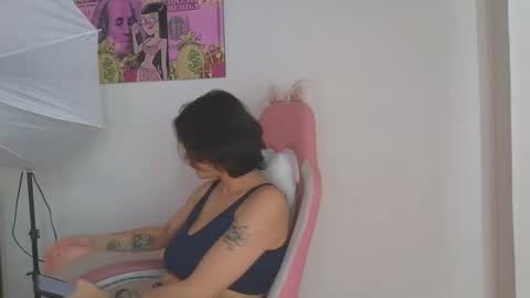 Crystal Blaze online show from 11.10.25