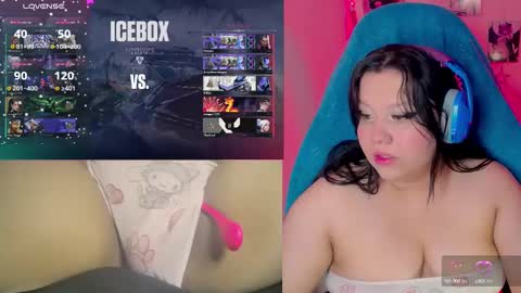 Snapshot of crystal_velvet01 chatting on 03.09.25 crystal online show from 03.09.25