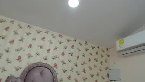 Milf Latina online show from 04.08.26