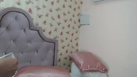 Milf Latina online show from 04.13.26