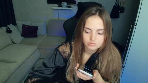 Snapshot of crystalemily chatting on 11.13.25 crystalemily online show from 11.13.25