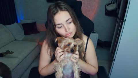 Snapshot of crystalemily chatting on 11.26.25 crystalemily online show from 11.26.25