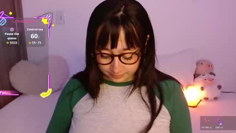 Snapshot of crystalitesq chatting on 10.23.25 Olivia  online show from 10.23.25