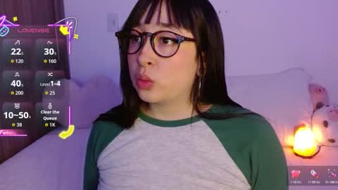 Snapshot of crystalitesq chatting on 10.24.25 Olivia  online show from 10.24.25