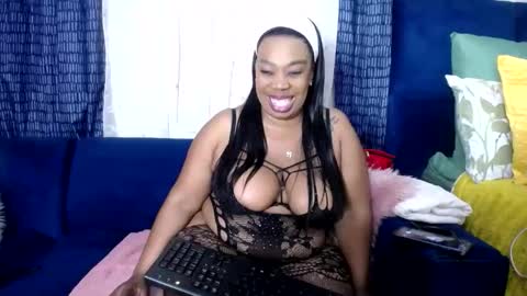 Snapshot of crystaljes chatting on 10.24.25 crystaljes online show from 10.24.25