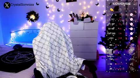 Sasha    Make me moan with patterns   good music here  online show from 12.23.24