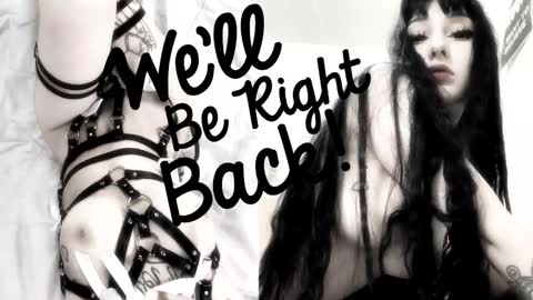 Sasha    Make me moan with patterns   good music here  online show from 11.16.25