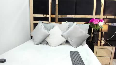 Snapshot of crystalstonee1 chatting on 07.12.26 Crystal online show from 07.12.26