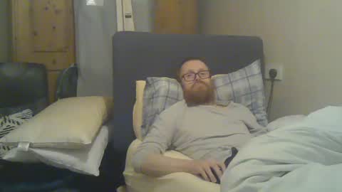 Snapshot of cs014g8493 chatting on 01.08.26 chris online show from 01.08.26