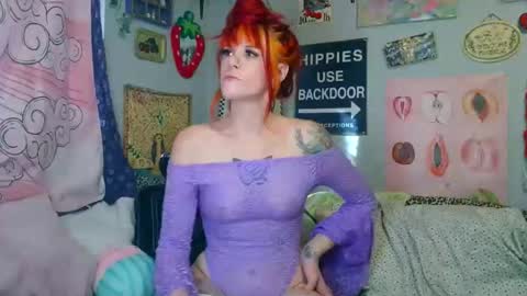 Snapshot of cu2sly chatting on 10.30.25 online show from 10.30.25