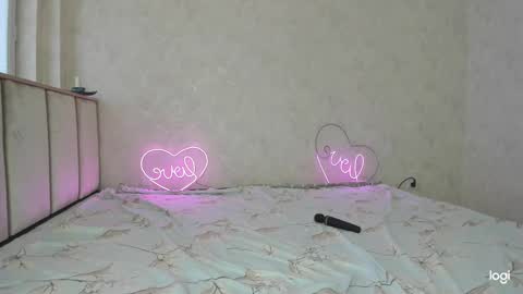 Snapshot of cuddlies2 chatting on 12.24.24 cuddlies2 online show from 12.24.24