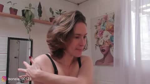 Snapshot of cuddlingbunnny chatting on 07.18.26 Leonela online show from 07.18.26
