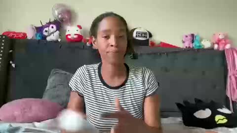 Snapshot of cum2charmxx chatting on 10.14.25 cum2charmxx online show from 10.14.25