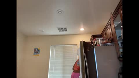 Snapshot of cum2charmxx chatting on 11.22.25 cum2charmxx online show from 11.22.25