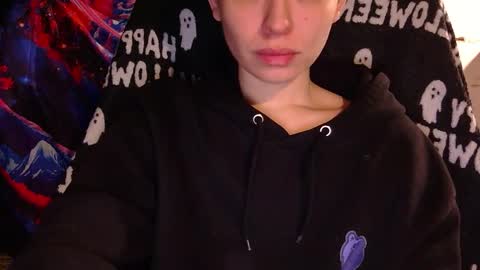 Snapshot of cum4angela chatting on 10.27.25 Angela online show from 10.27.25