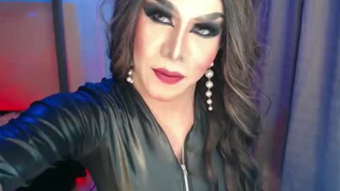 CUMMELA SLUTI online show from 10.25.25