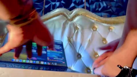 im KIM new girl to spoil online show from 09.19.25