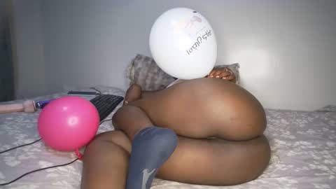 Snapshot of cum_central chatting on 12.13.25 cum_central online show from 12.13.25