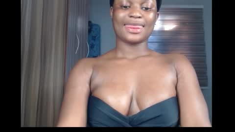Snapshot of cum_ebony_petitxx chatting on 10.18.25 cath online show from 10.18.25
