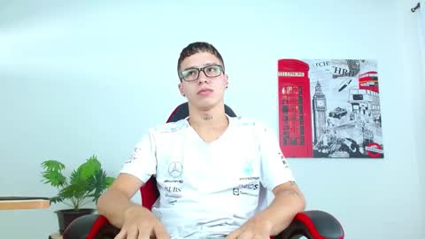 Snapshot of cumandres chatting on 09.10.25 cumandres online show from 09.10.25