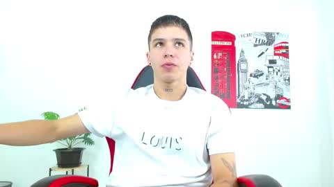 Snapshot of cumandres chatting on 09.25.25 cumandres online show from 09.25.25