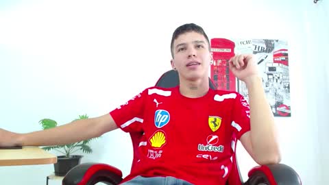 Snapshot of cumandres chatting on 10.02.25 cumandres online show from 10.02.25