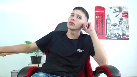 Snapshot of cumandres chatting on 10.06.25 cumandres online show from 10.06.25