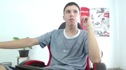 Snapshot of cumandres chatting on 11.15.25 cumandres online show from 11.15.25