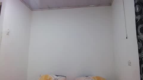 Snapshot of cumb0y_squirtgirl chatting on 01.11.26 Pablo and emma online show from 01.11.26