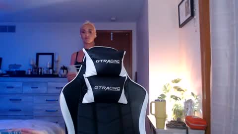 cumguzzlingskank online show from 07.12.26