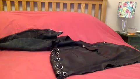 cumonherguys online show from 10.21.25