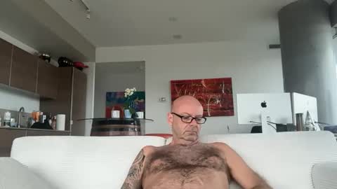 Love to please a woman for hours - Please PM online show from 04.29.26