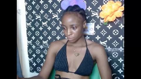 Snapshot of cupidxdoll chatting on 02.08.25 cupidxdoll online show from 02.08.25