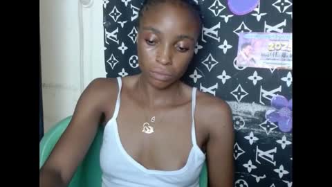Snapshot of cupidxdoll chatting on 02.10.25 cupidxdoll online show from 02.10.25