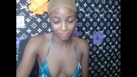 Snapshot of cupidxdoll chatting on 03.11.25 cupidxdoll online show from 03.11.25