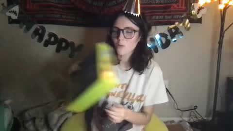 Snapshot of cupiesbedroom chatting on 12.16.25 Cupid online show from 12.16.25